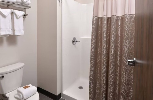 Broken Arrow Hotel | Cozy Comfort for Family: Pet-friendly Stay w/Rustic Vibes | 3 Units
