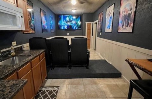 McHenry Cabin | Cozy Cottage by the Slopes - Theater Room - Pool - Game Rm - Fire Pit - Hot Tub