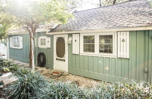 Hendersonville Cottage | Cozy Cottage Close to Downtown Hendersonville, NC