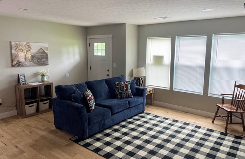Leitchfield House | Cozy cottage home 2 bedroom 1 bath