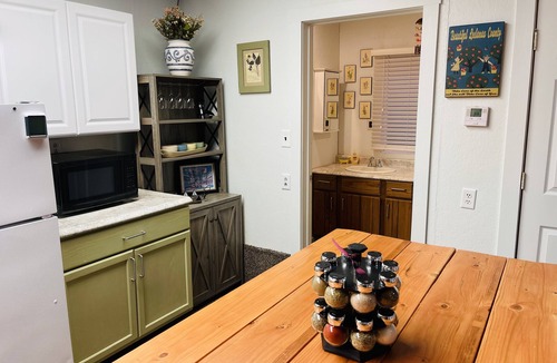 Lake Leelanau Cottage | Cozy Cottage in Lake Leelanau PERFECT for couples/Leelanau County experience!