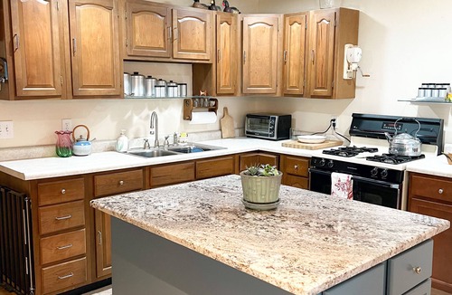 Gobles Cottage | Cozy Cottage Lakefront View - Paddle Board, Kayak, Hot Tub and more!