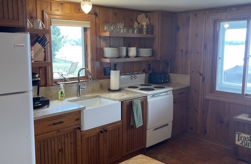 Whitmore Lake Cottage | Cozy Cottage Right on Whitmore Lake
