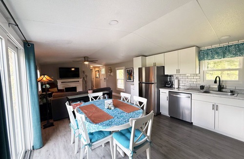 Christiansburg House | Cozy cottage with amazing views just 10 minutes to Blacksburg. Pet-friendly!