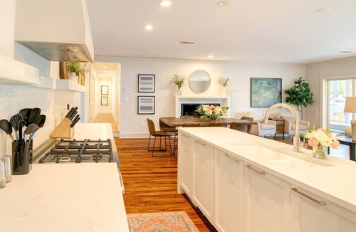 Dixie - Berryhill Cottage | Cozy Cottage with Swimming Pool in Charlotte, North Carolina