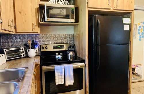 Hot Springs Cottage | Cozy, Country Cottage close to Oaklawn, near Bypass