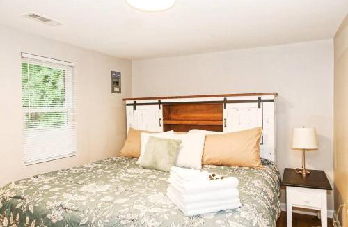 Maiden House | Cozy Country Home with Room for Entire Family
