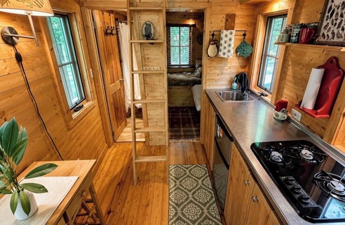 Newport Cabin | Cozy Creekside Forest Cabin Escape