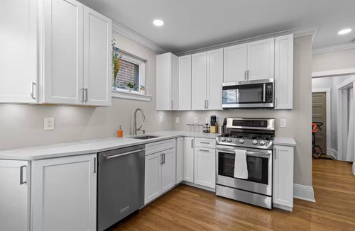 Clayton-Tamm House | Cozy, Family-Friendly Retreat by Forest Park & Zoo