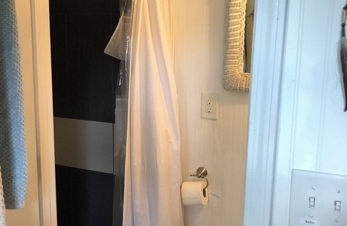 Charleston County Other | Cozy Farmhouse Suite On 10 Acres!