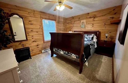Traphill House | Cozy Forest Cabin Surrounded by Trees near Stone Mountain State Park, North Carolina