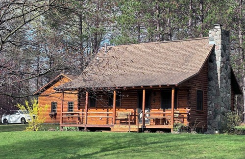 Harbor Springs Cabin | Cozy Harbor Springs cabin meticulously maintained on 4 acres.