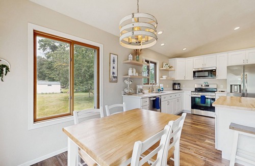 Nekoosa House | Cozy Home in Lake Arrowhead w/shared amenities such as pools, tennis, & golf