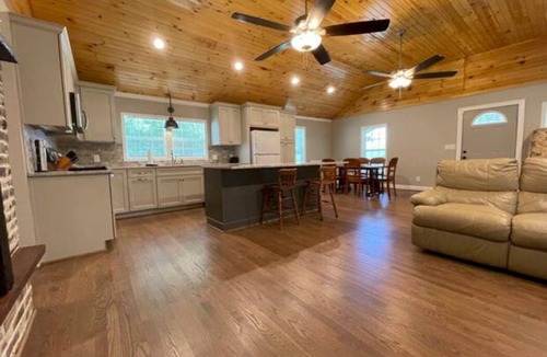 Shannon House | Cozy home just minutes from Golf, UAB, Wedding Venues