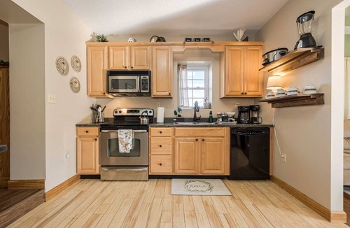 McHenry Cottage | Cozy Home w/Theater, Hot Tub, Mtn Views