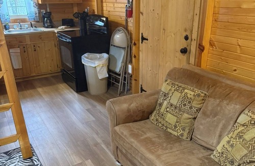 Mammoth Cave Cabin | Cozy Hot Tub Cabin Near Mammoth Cave - Perfect for Couples