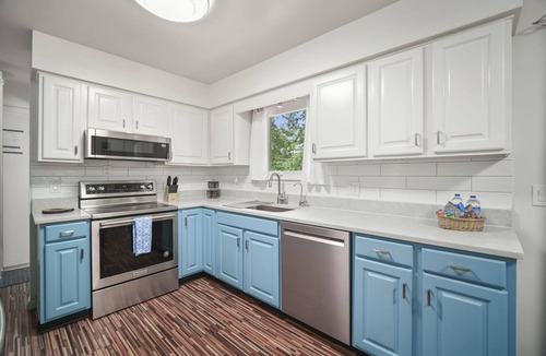 Jackson House | Cozy house-Near Cascades-Dog friendly-Large yard-Tranquil