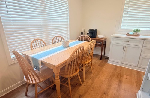 Westview House | Cozy Lake Front House Retreat on Rough River Lake! Sleeps 8!