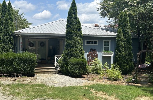 Talladega House | Cozy Lake Logan Martin getaway with large yard