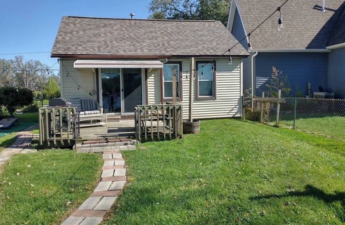 Shoreland Cottage | Cozy lakefront cottage. It’s a perfect getaway for a couple or a small family.