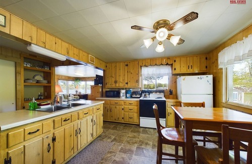 Munising Cabin | Cozy Lakefront Cottage Near Munising & Pictured Rocks