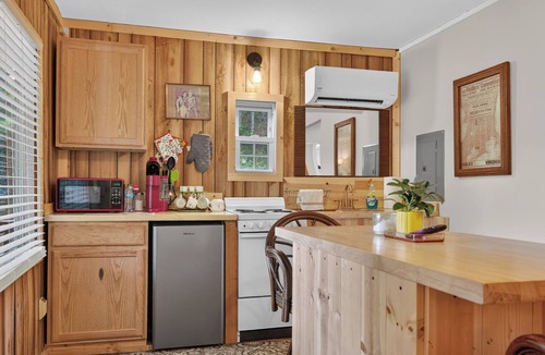 Galax House | Cozy lakeside cabin with peaceful views, a covered porch, fire pit, and private rural getaway.