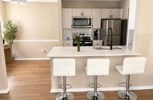 Marietta Apartment | Cozy Lakeview 1BR Apt with Balcony and Pool Near Atlanta