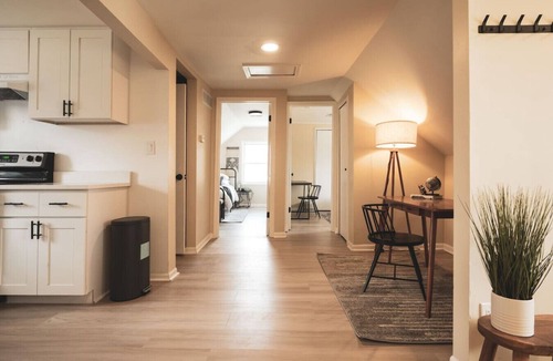 Taylor House | Cozy Loft in Taylor Michigan minutes from DTW