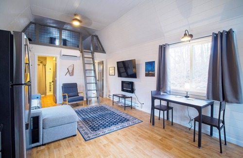 Poland Cabin | Cozy Lofted Cabin #3 at Cataract Lake Getaway