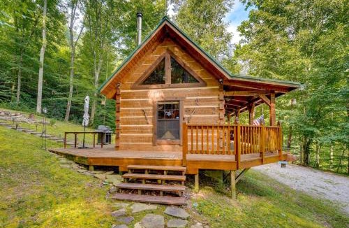 Bean Station House | Cozy Log Cabin on 11 Acres: 3 Mi to Cherokee Lake!