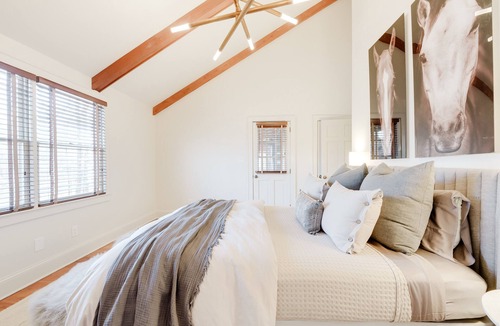 Cabarrus County House | Cozy luxurious log cabin near the rocky river