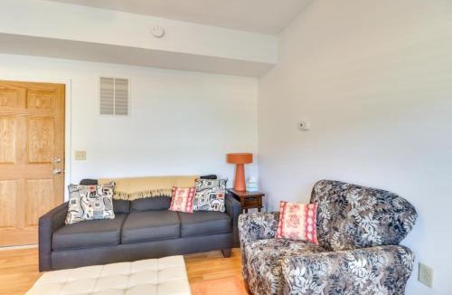 Edray Apartment | Cozy Marlinton Vacation Rental: Downtown Location!