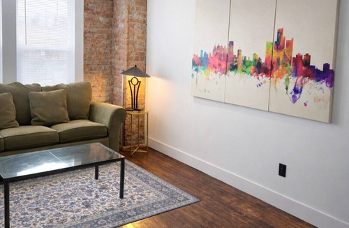 Detroit Apartment | 🛋️ Cozy Meets Contemporary Modern one bedroom with Fireplace & Smart TV – The Gratiot