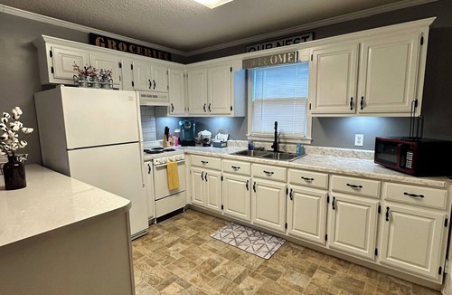 Harvest House | Cozy mini Farmhouse in enchanting HarvestEast limestone with WiFi,AC