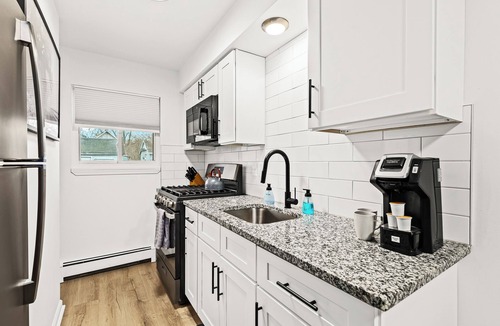 Mount Clemens Apartment | Cozy Modern 1BR Close to Downtown