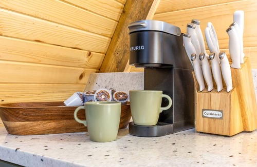 New Plymouth Cabin | Cozy Modern A-Frame, Pickleball, PrivateHot Tub, Fire Pit, Kids Playhouse