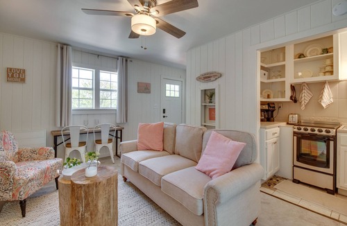 Mountain Home Cottage | Cozy Mountain Home Cottage: Walk to Marina!