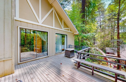 Lake Sequoyah House | Cozy mountain home with foosball, ping-pong, private deck & wood-burning firepla