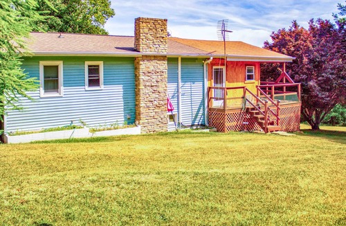 Fancy Gap Cottage | Cozy mountain view cottage off Blue Ridge parkway