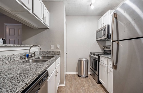 Cumberland Apartment | Cozy new 1BR with Balcony