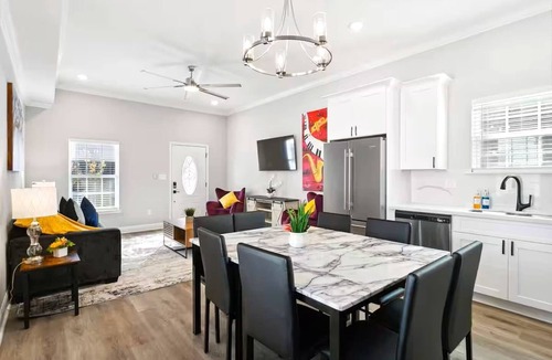 Tulane - Gravier House | Cozy New 5BR Home w Firepit Near Caesars Superdome