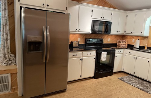 Waterloo Cabin | Cozy , Peaceful Waterfront Cabin in Beautiful Waterloo, AL!