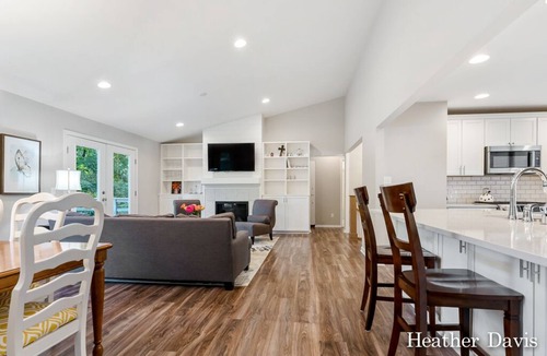 Ottawa Beach House | Cozy Private Home - 1 Mile From Holland State Park