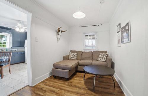 Freetown - Port Rico House | Cozy Private Room Heart of Downtown