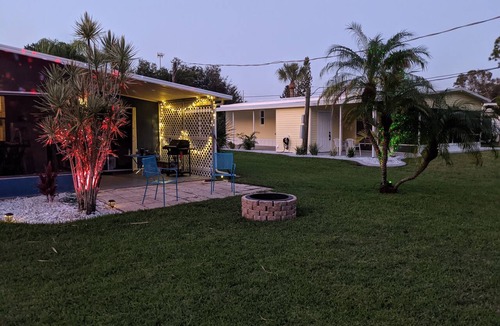 Grove City House | Cozy & quaint home just 10 min to beach Enjoy Spa/Hot tub