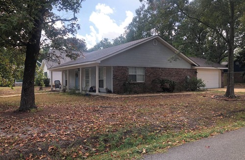 Gulf Park Estates House | Cozy, Quiet Artist Retreat A Block From The Water: Perfect for Creators