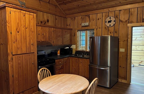 Long Bottom Cabin | Cozy, Quiet Cabin with firepit close to the Ohio River