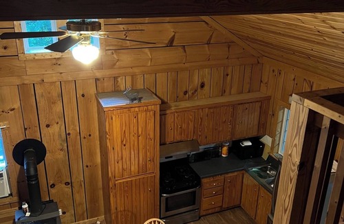 Long Bottom Cabin | Cozy, Quiet Cabin with firepit close to the Ohio River