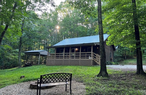 Long Bottom Cabin | Cozy, Quiet Cabin with firepit close to the Ohio River