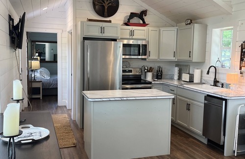 Columbus Cabin | Cozy retreat located in the heart off the TIEC And the blue ridge mountains!